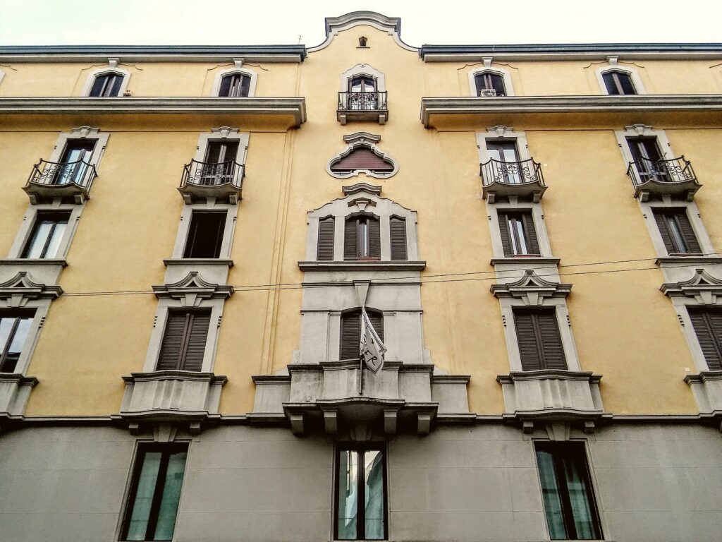 Palazzi d'epoca su Corso di Porta Romana, Milano