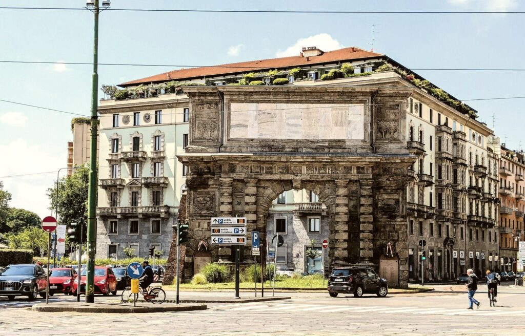 Piazzale Medaglie d'Oro, Milano